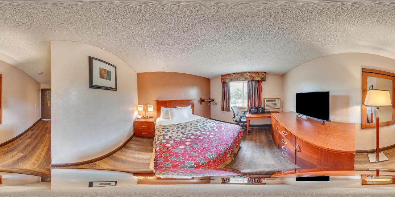 Rodeway Inn โคโลราโดสปริงส์ ภายนอก รูปภาพ