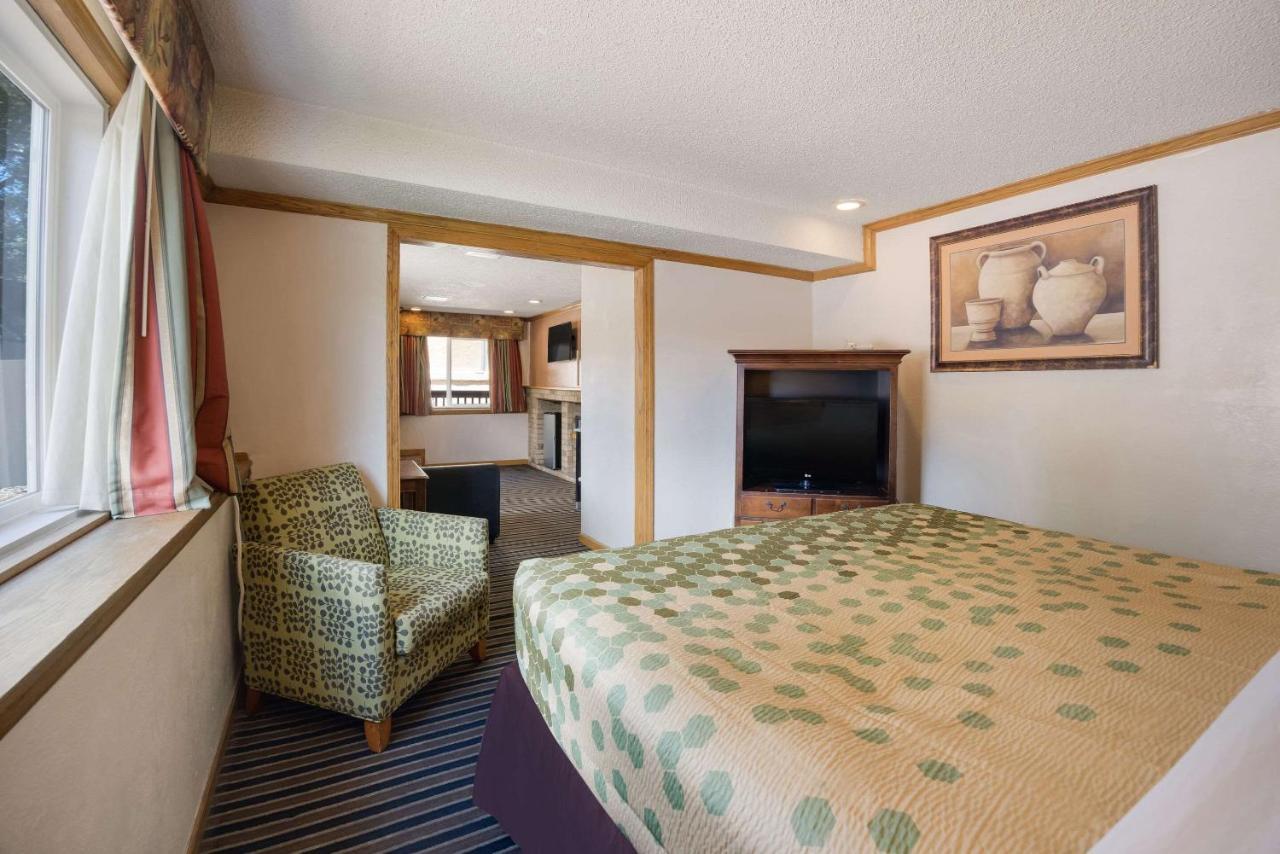 Rodeway Inn โคโลราโดสปริงส์ ภายนอก รูปภาพ