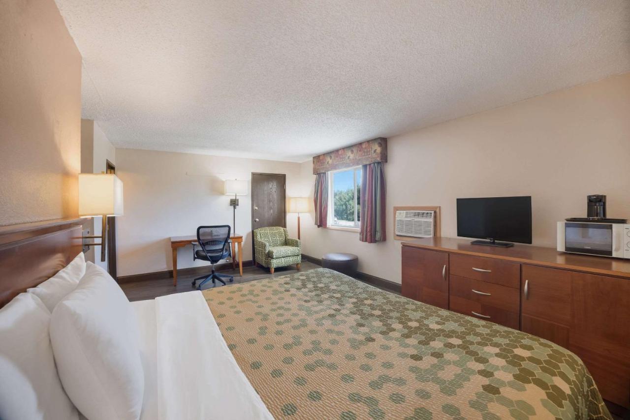 Rodeway Inn โคโลราโดสปริงส์ ภายนอก รูปภาพ